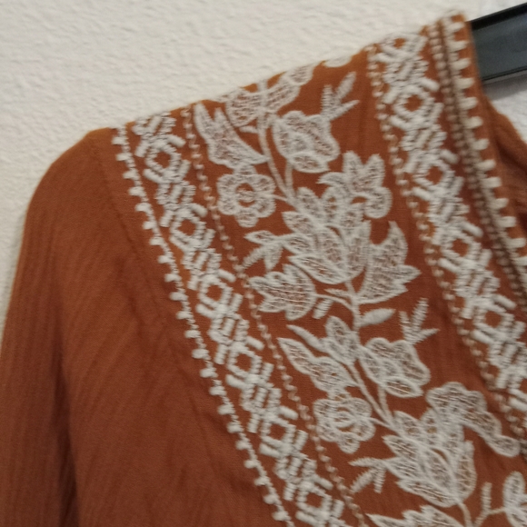 Top - Picture 2 of 11